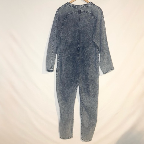 BDG Acid Washed Riviter Denim Long Sleeved Jumpsuit Size Small Blue - Picture 8 of 9
